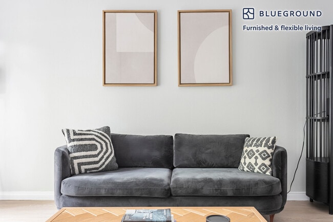 Building Photo - 16070 Sunset Blvd