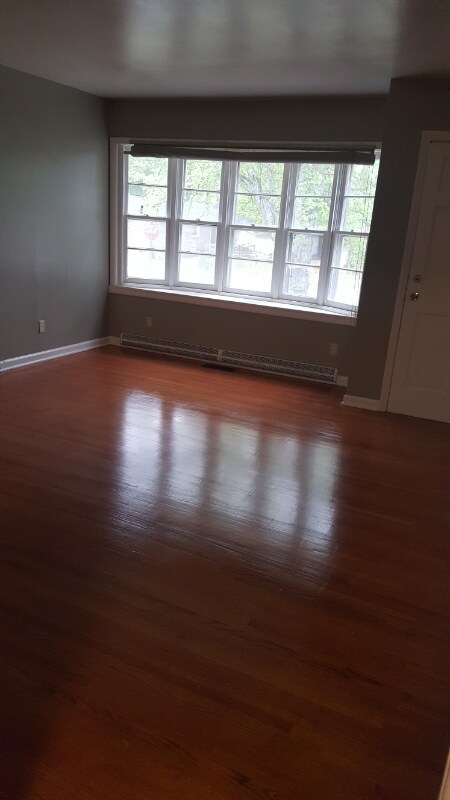 Foto del edificio - 5143 Snow White Ln
