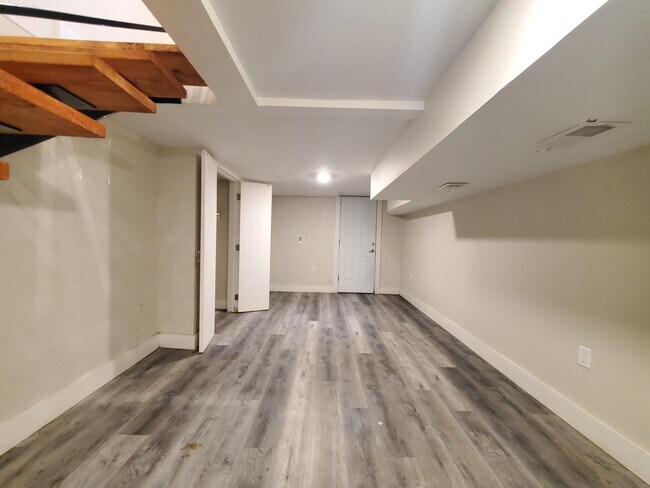 Unit 1B - 152 Boyd Ave