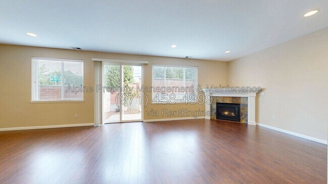 Foto del edificio - 9495 Northwest Ember Lane
