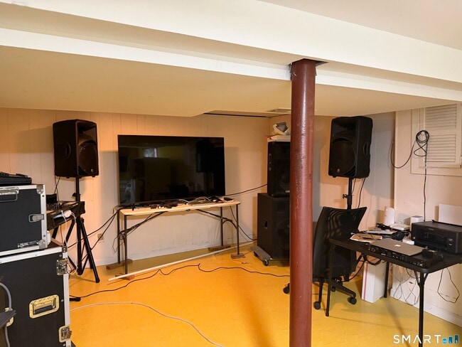 Building Photo - 12 Tetlow St