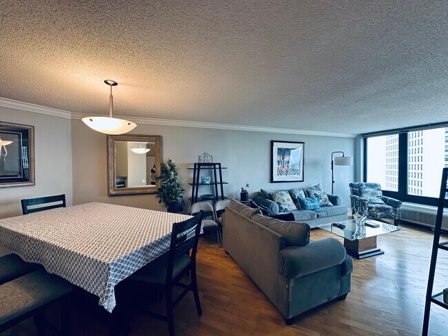 Foto del edificio - 5320 N Sheridan Rd