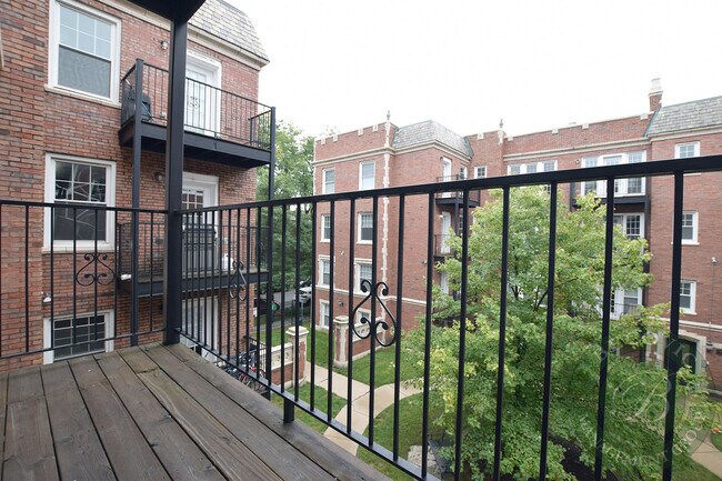 Building Photo - 7730 N Ashland Ave