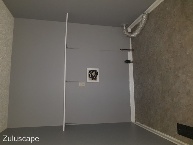 Building Photo - 3 br, 1 bath House - 610 W. 28th St.