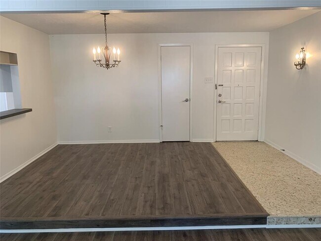 Building Photo - 15711 Rill Ln