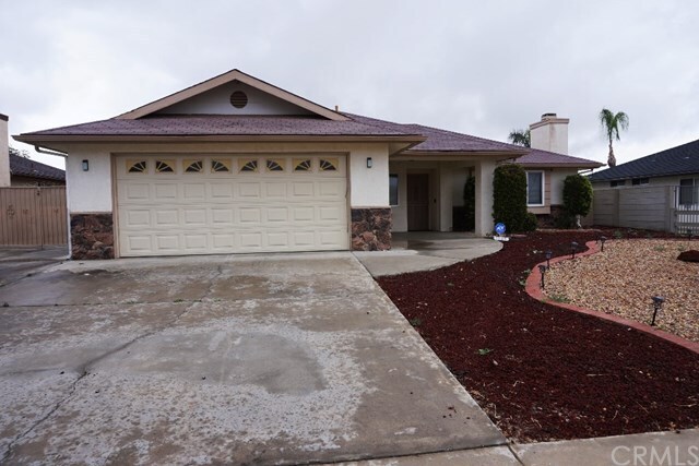 Primary Photo - 1025 N Hemet St