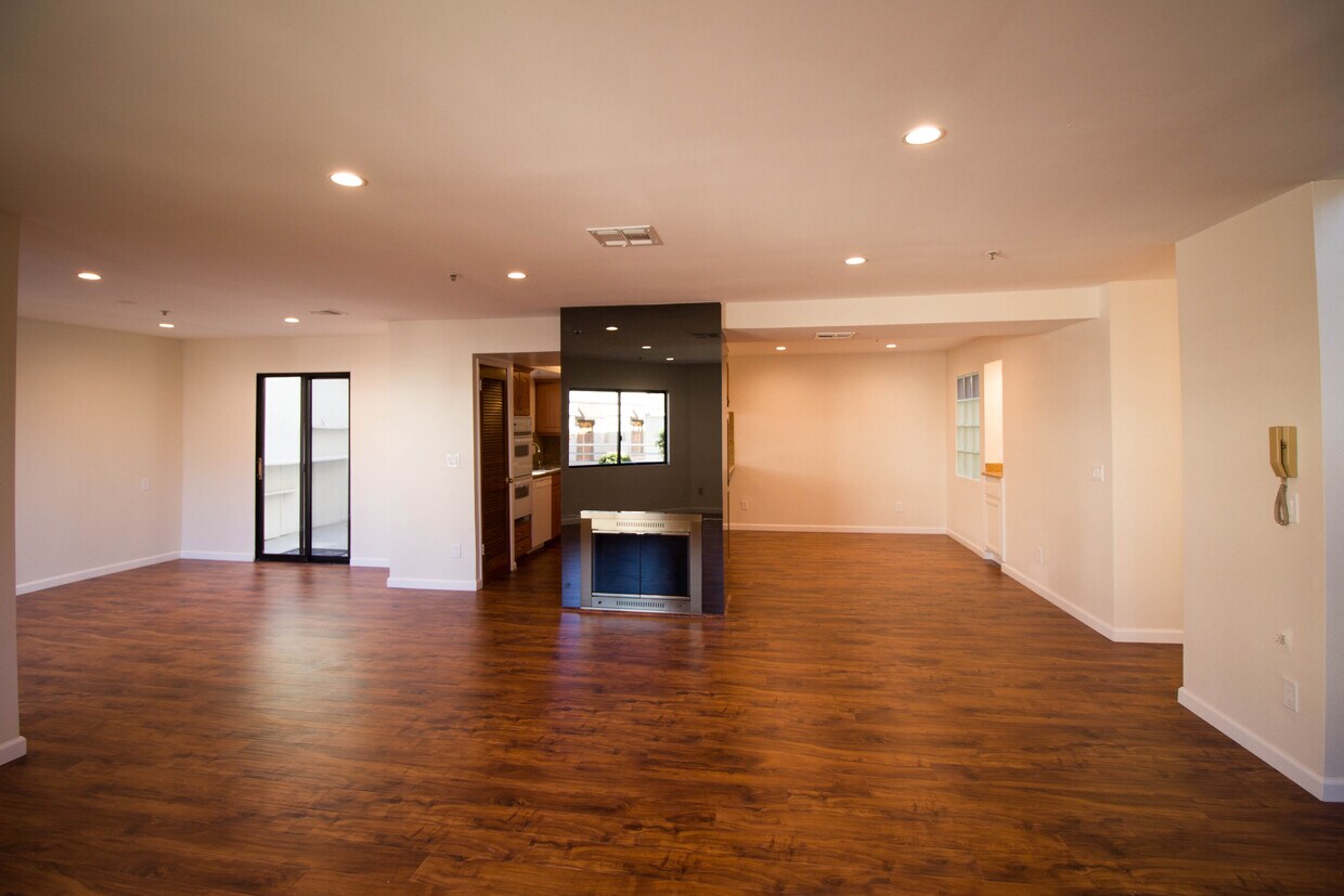 303 W Loraine St, Glendale, CA 91202 Townhome Rentals in Glendale CA