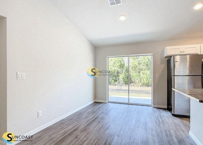 Foto del edificio - 17389 Tyler Ave