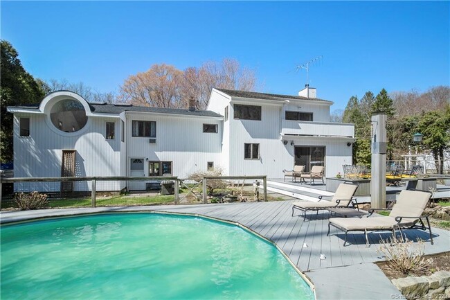 Building Photo - 48 Winding Ln