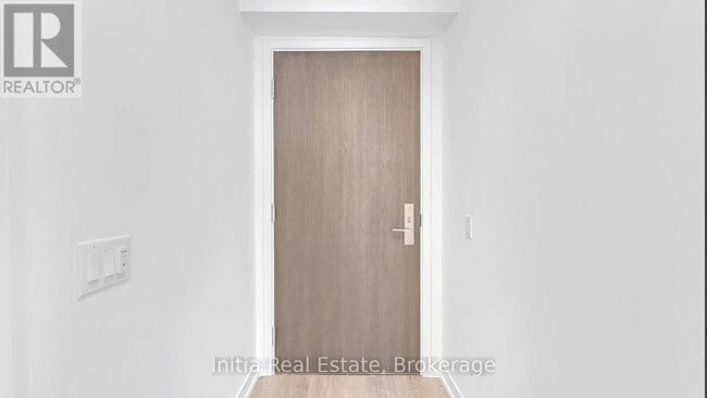 Building Photo - 39 Roehampton Ave