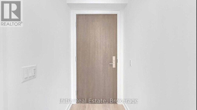 Photo du bâtiment - 39 Roehampton Ave