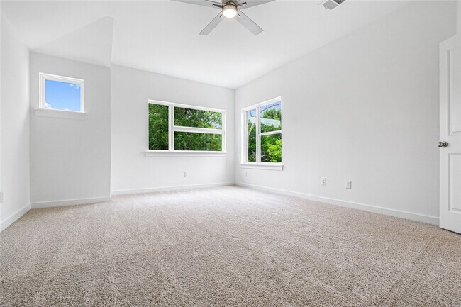 Foto del edificio - 321 Oakbend Dr