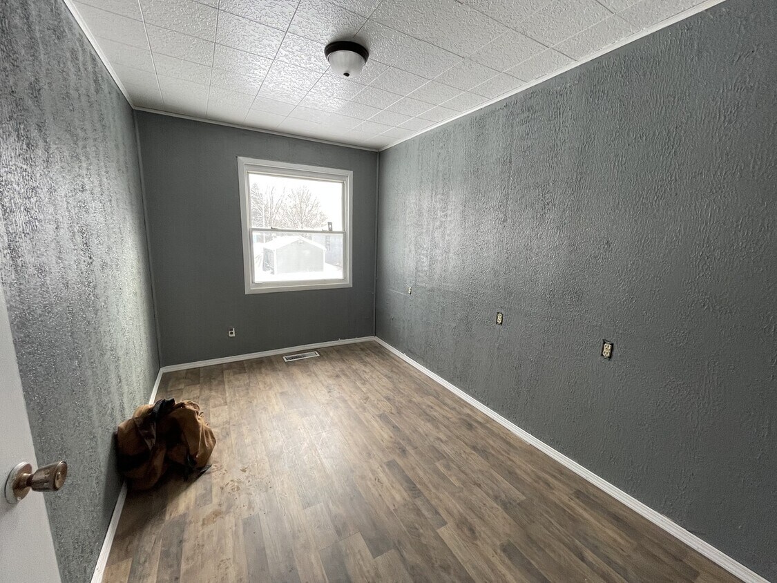 Building Photo - 406 Avalon Dr
