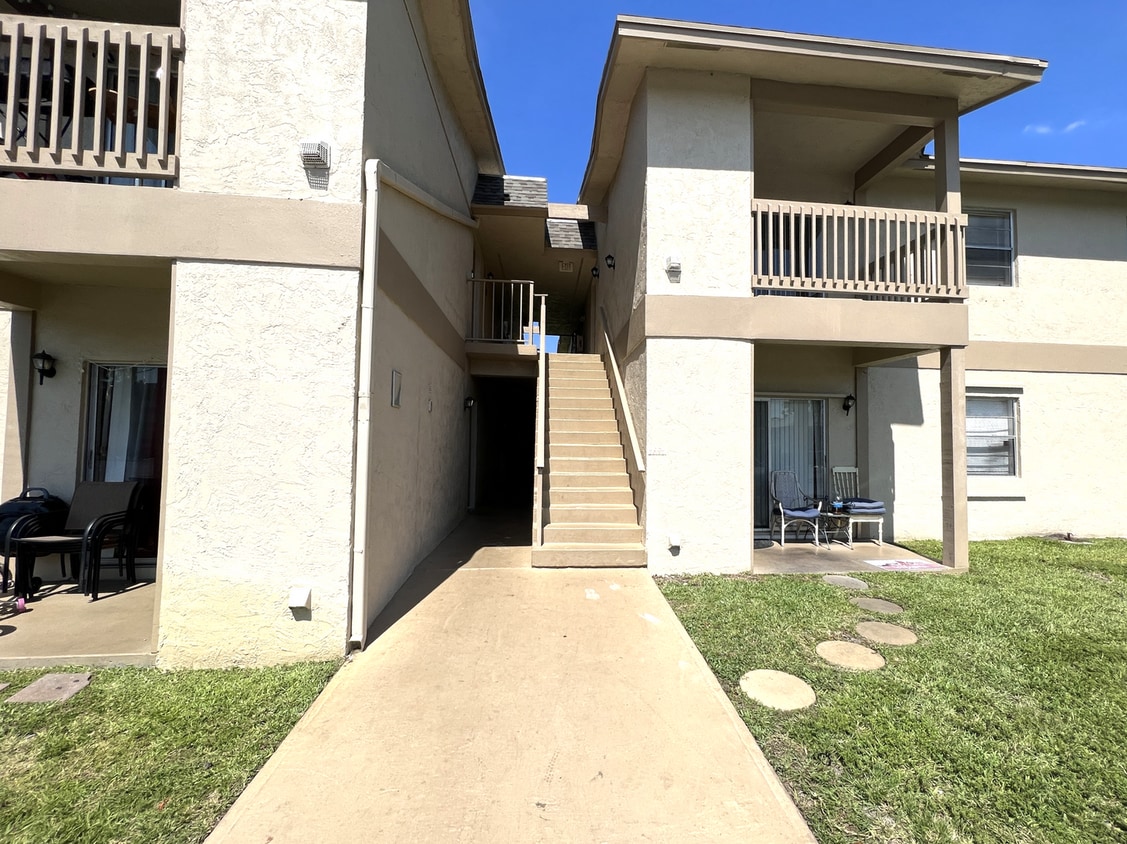 Primary Photo - 2BD/2BA Condo in West Palm Beach!!