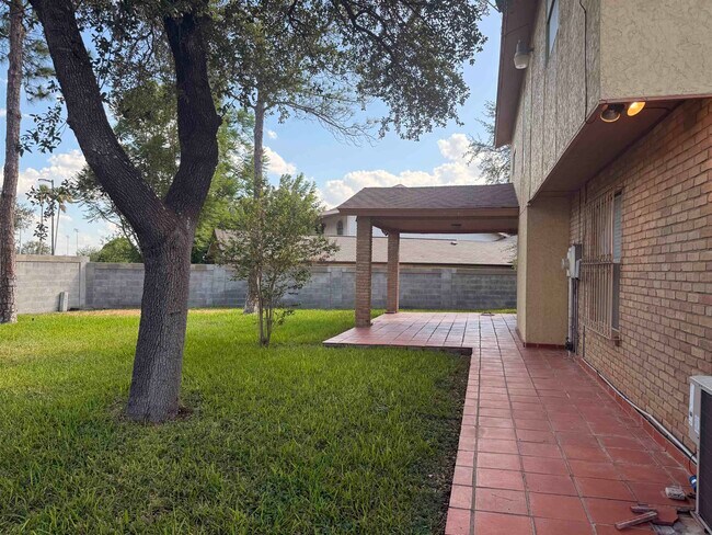 Foto del edificio - 901 Eden Ln
