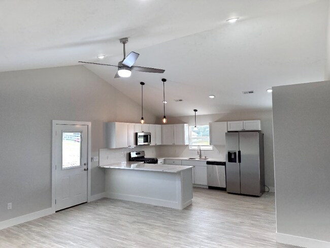 Foto del edificio - 1956 W Cadmus Rd