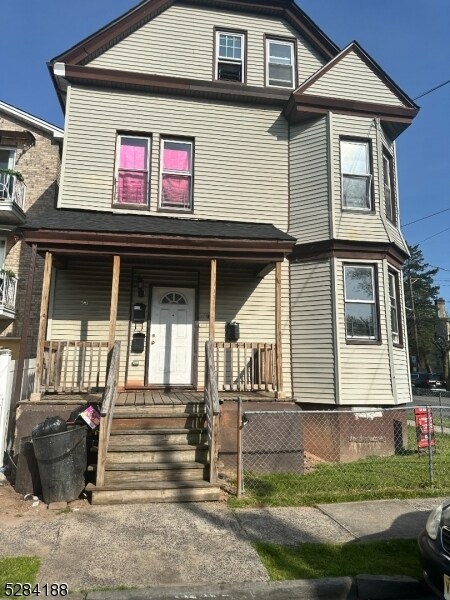 Foto del edificio - 96 Ridgewood Ave