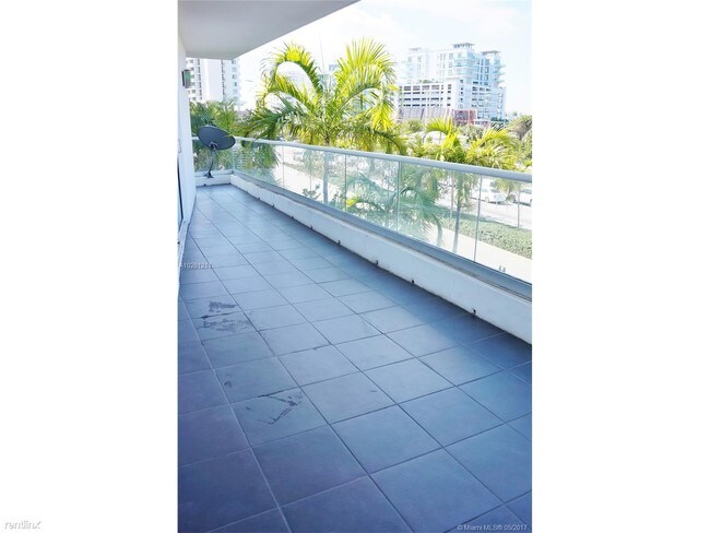 Building Photo - 6362 Collins Ave