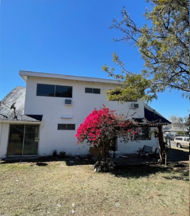 back of house - 1649 Sheridan Cir