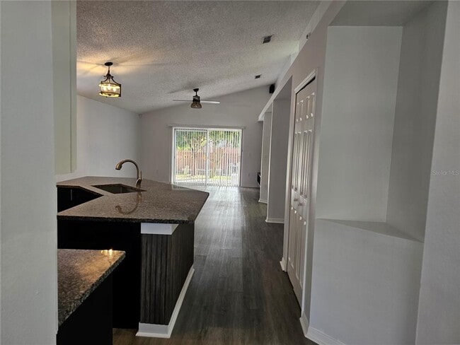 Foto del edificio - 11761 Hatcher Cir