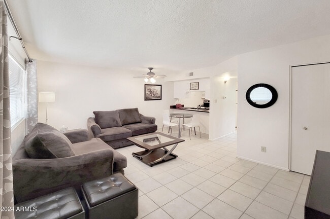 Building Photo - 7436 E Chaparral Rd