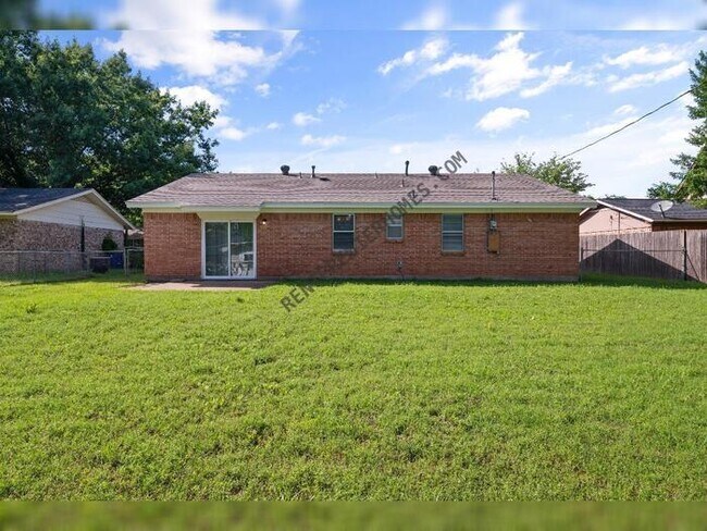 Foto del edificio - 230 NE Craig St