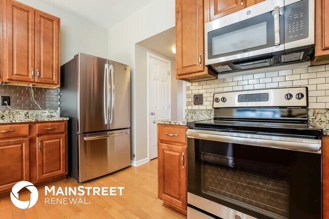 Foto del edificio - 422 Laurel Hills Dr