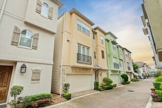 Building Photo - 2820 Sherwin St