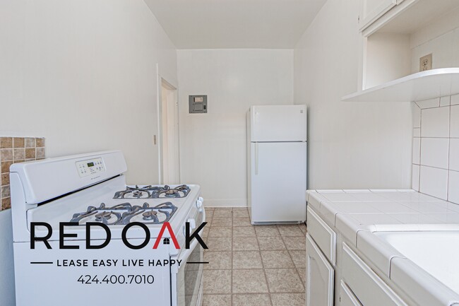 Building Photo - 1136 S Alvarado St