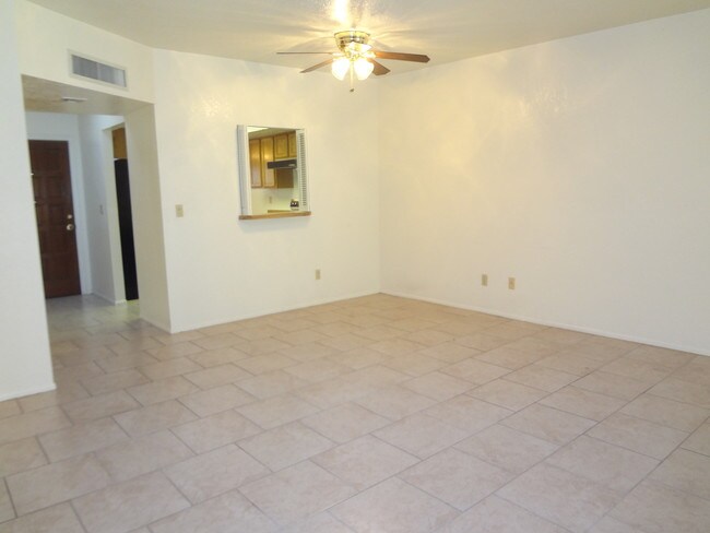 Building Photo - 2500 N Ironwood Ridge Dr