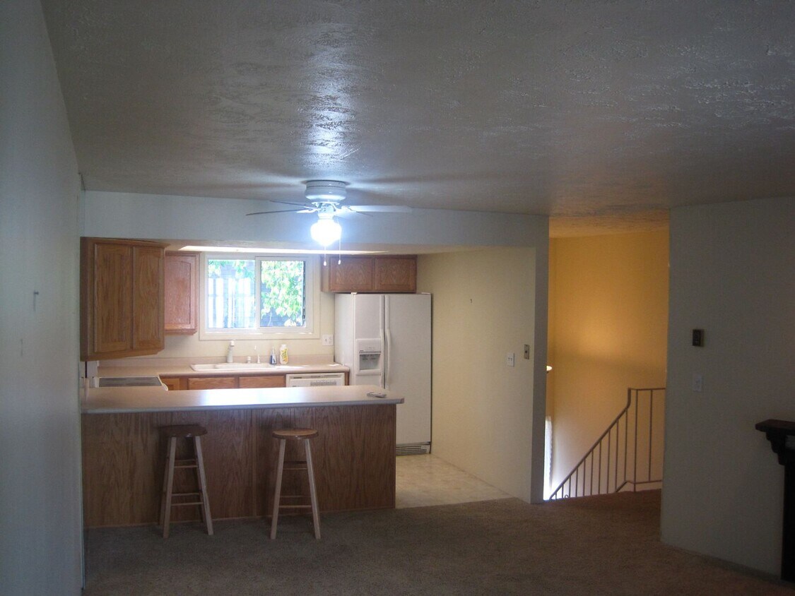 577 N 200 W Unit Bed 4 DOWN, Bountiful, UT 84010 Room for Rent in