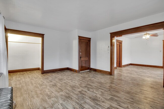 Building Photo - 79 Ideal St