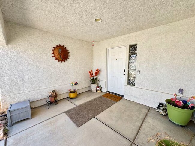 Building Photo - 2576 McCormick Blvd