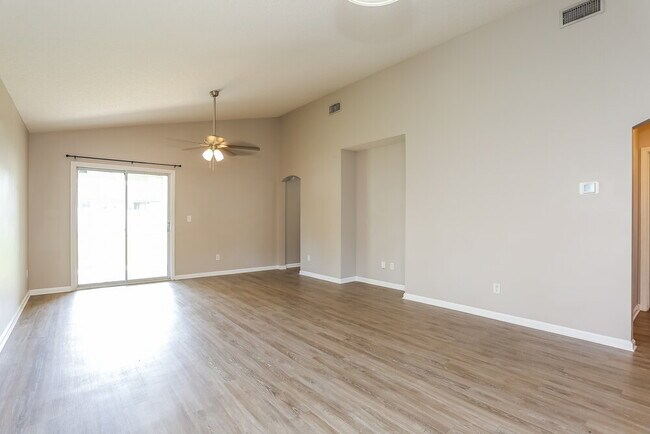 Foto del edificio - 226 Dover Bluff Dr