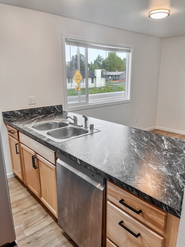 Building Photo - 4008 Reka Dr
