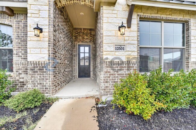 Building Photo - 12501 Eagles Bluff