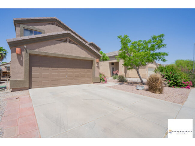 Building Photo - Step into This Stunning Casa Grande 4/3 Ho...