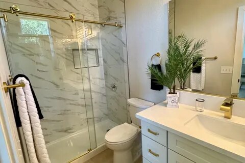 Building Photo - 1625 Jardin Way