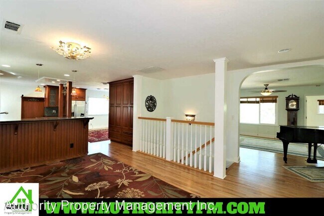 Foto del edificio - 3 br, 2 bath House - 1241 Almond Ave Top L...