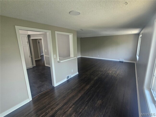 Building Photo - 38 Delham Ave