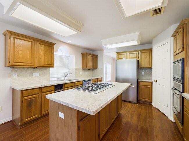 Building Photo - 14211 Woodville Gardens Dr