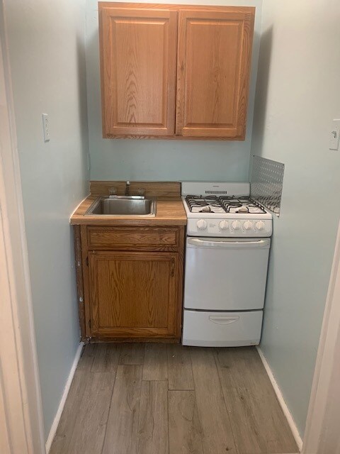 Kitchen - 775 Myrtle Ave