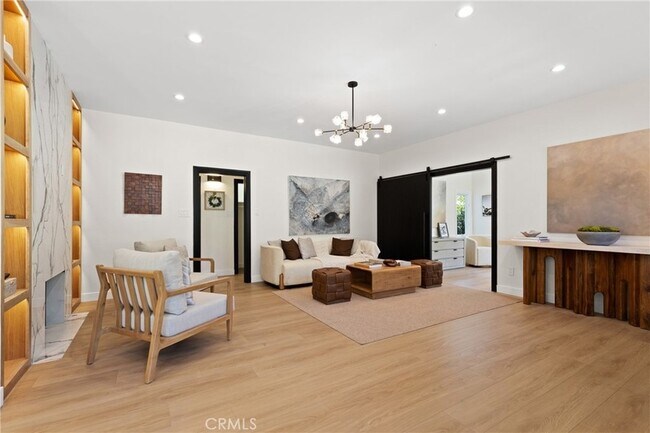 Foto del edificio - 6016 Woodlake Ave