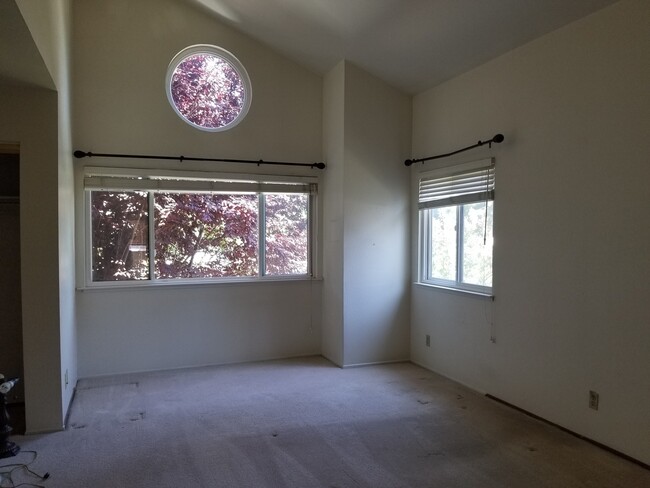 Building Photo - Gorgeous 3 bedroom in Pleasanton