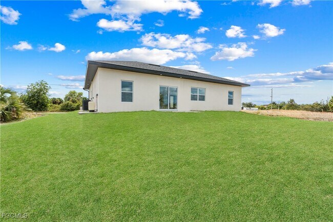 Foto del edificio - 837 Colyer St E