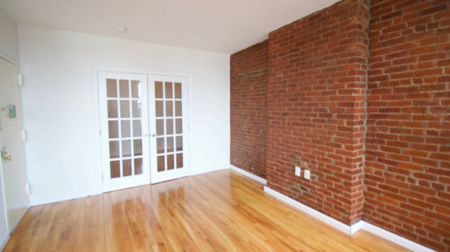 Building Photo - 5305 5th Ave