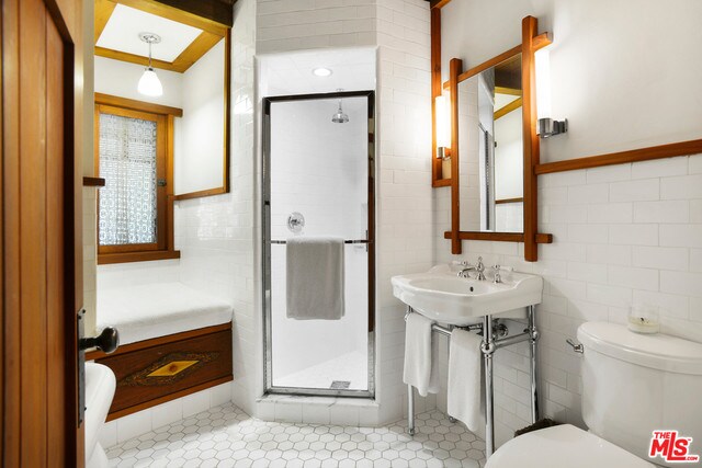 14400 Sunset Blvd - Houses in Los Angeles, CA | Westside Rentals