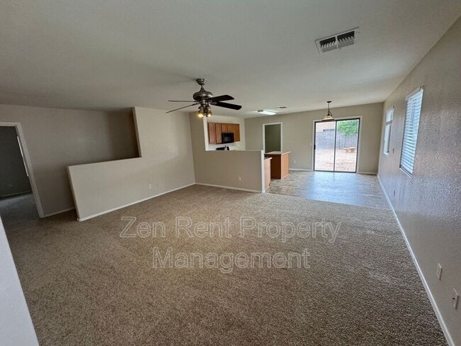 Building Photo - 1841 E Desert Rose Trail