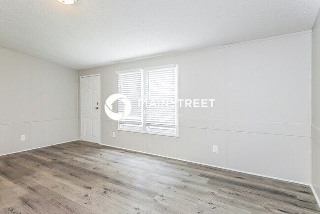 Building Photo - 3 Bedroom Pet-Friendly Home in Hillsborough, NC with Main Street Renewal