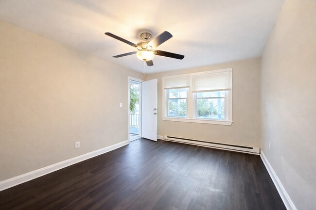 Foto del edificio - 1628 Plum St